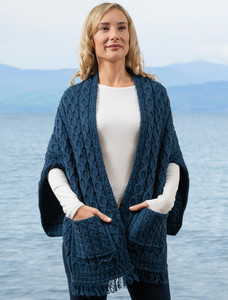 âAran Shawl Wrâaâp with Pâocketsââââ