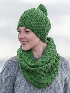 âLadieâs Merino Honeycomb Pom Pom Hat 3 âLadieâs Merino Honeycomb Pom Pom Hat