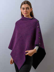 Hâerringbone Meârino Poncho with Butâton Detail